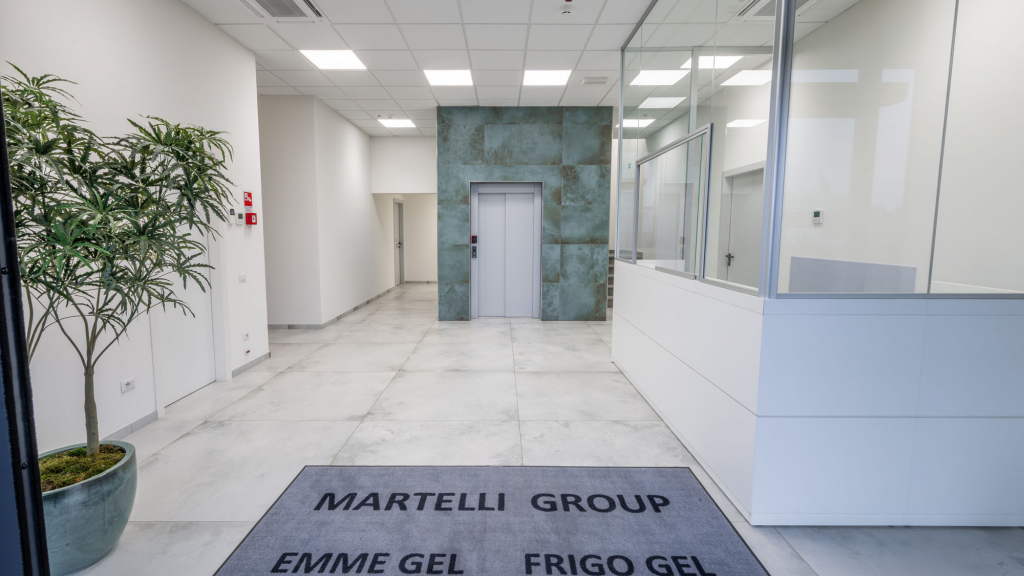EMME GEL 05