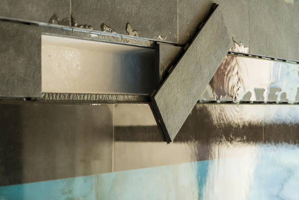 Caesar Swimming pool trim piece porcelain stoneware4