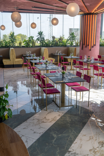 LAMI Restaurant 23